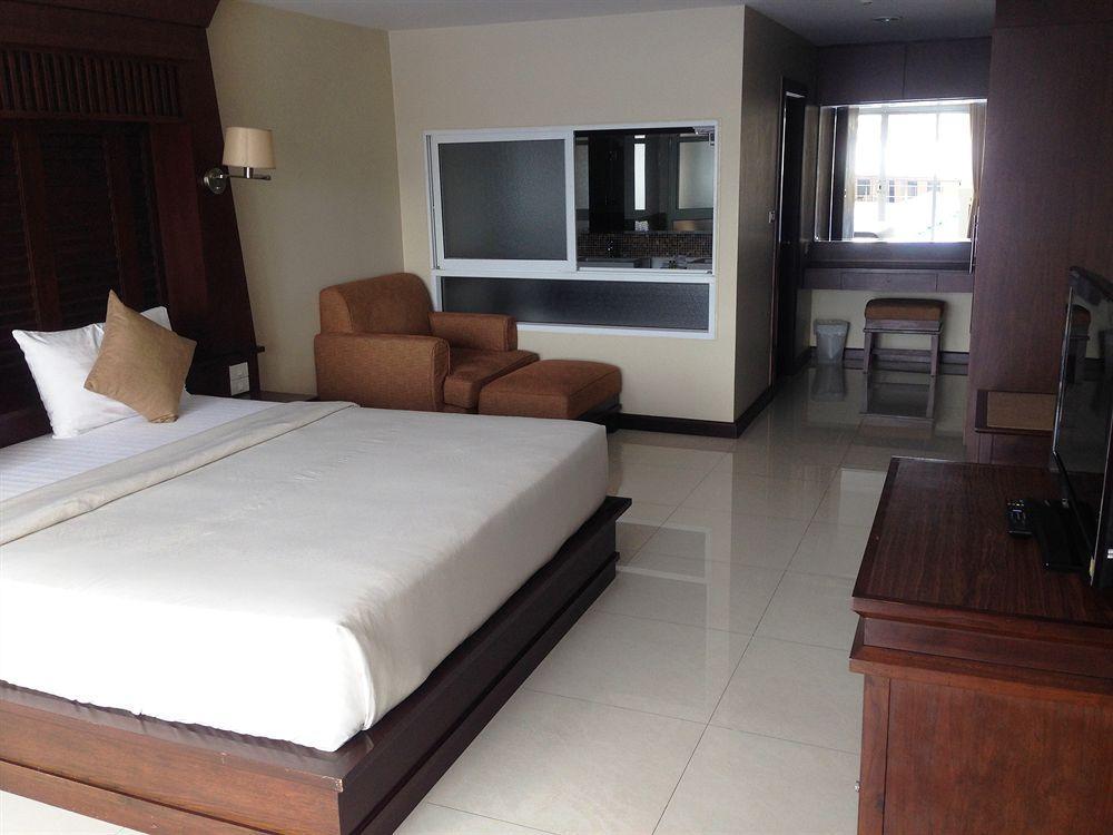 August Suites Pattaja Kültér fotó