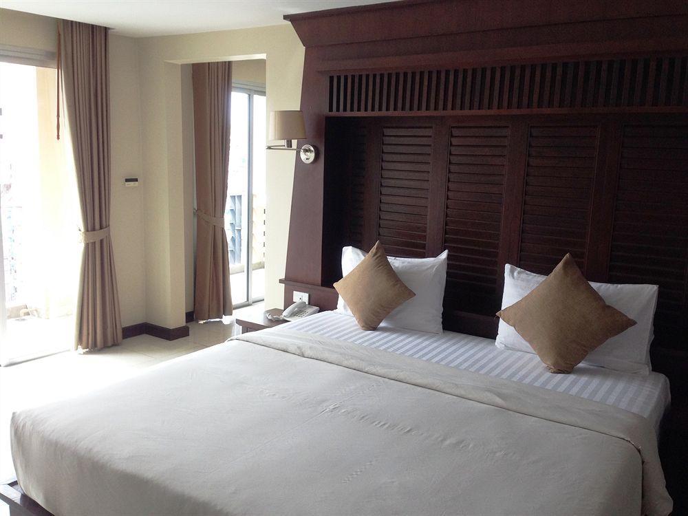 August Suites Pattaja Kültér fotó